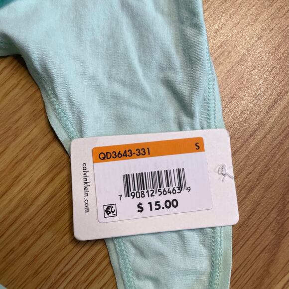 Bundle of 2 Calvin Klein Thongs, S - Picture 6 of 10